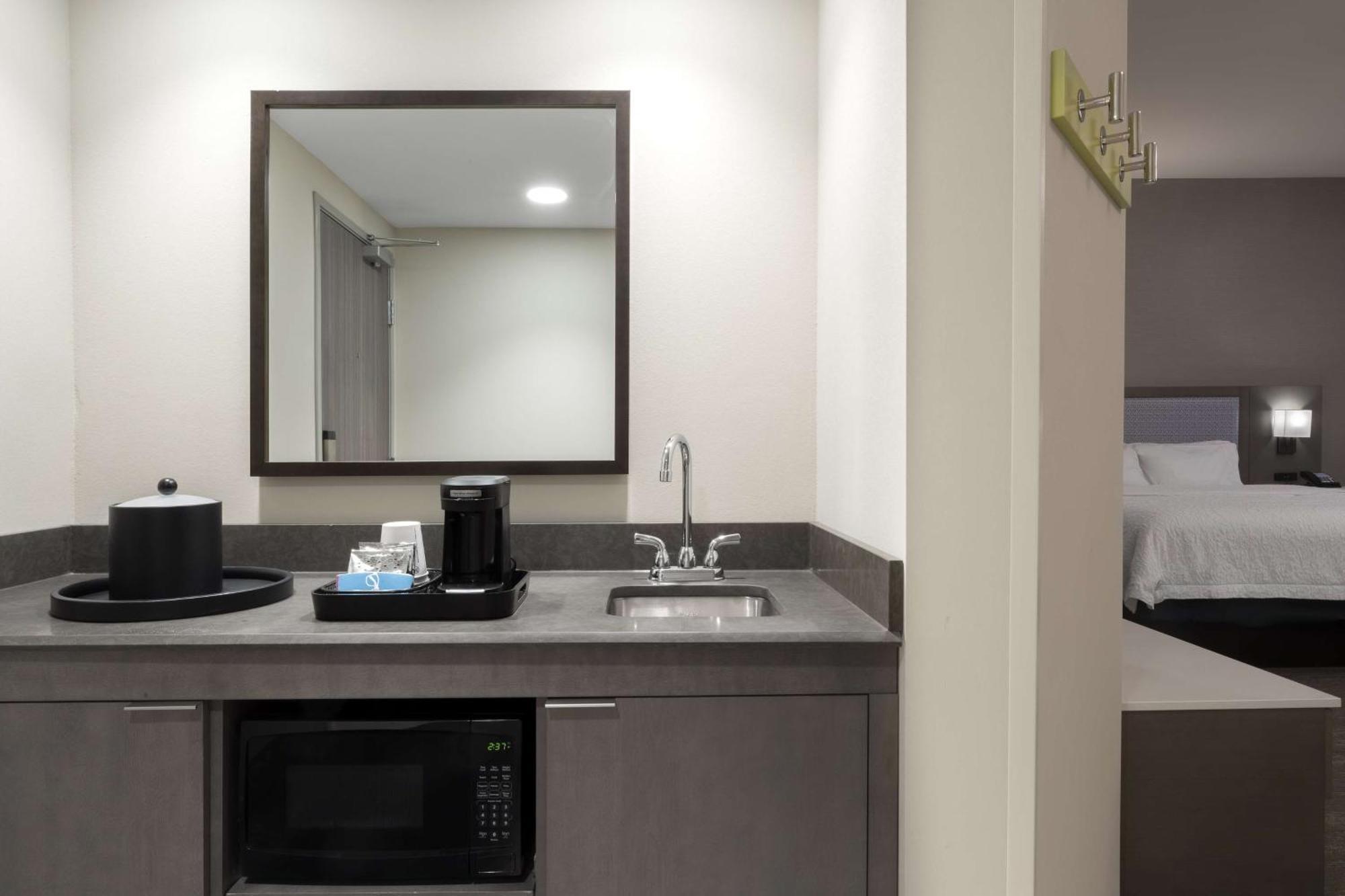 Hampton Inn & Suites St Charles Old Town Area, Mo 圣查尔斯 外观 照片
